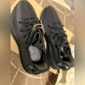 Adidas Yeezy Boost 350 V2 in Black
